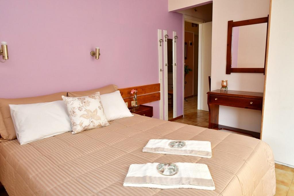 Villa Eva Толон Екстериор снимка